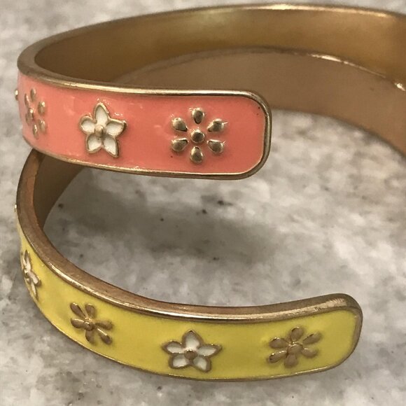 Set of 2 Enamel Floral Cuff Bracelets Gold Tone Yellow Coral Womens Adjustable - Picture 3 of 3